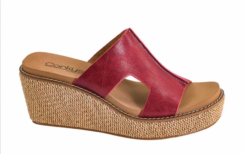 NEW CORKYS FOOTWEAR women's kiss n tell sandals in red